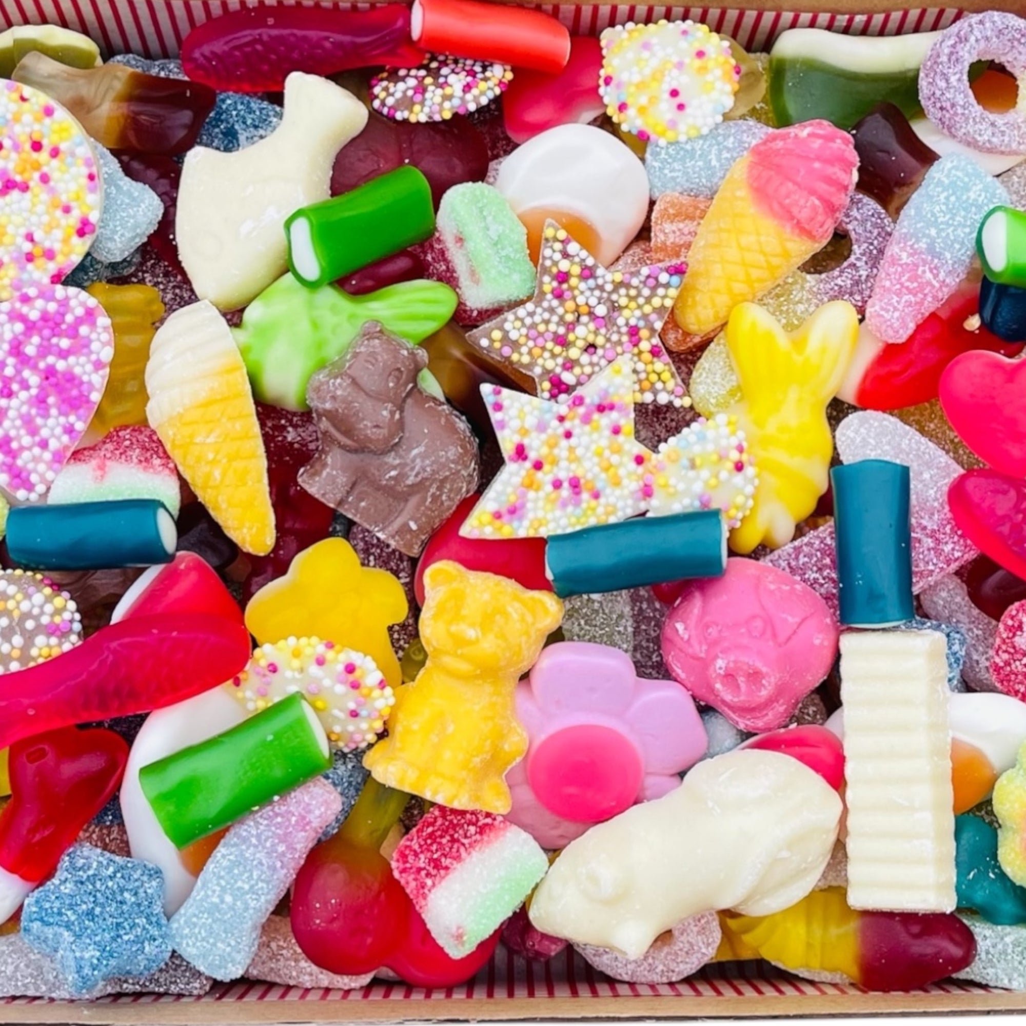 The ULTIMATE - Contains Chocolate (1Kg)